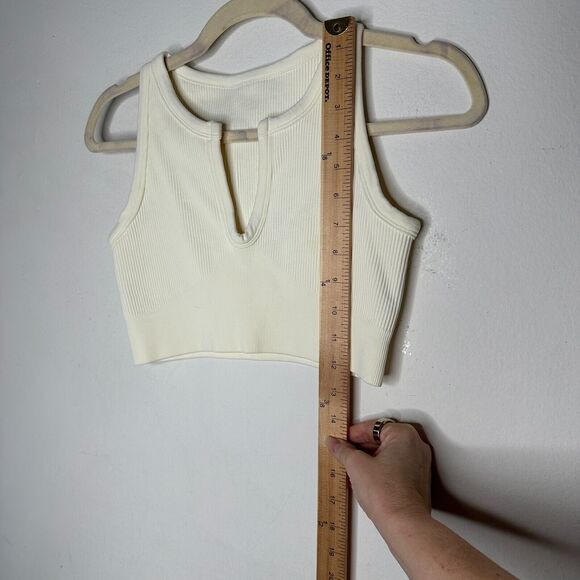 Cream Ribbed Knit Cut Front V-Neck Soft Sports Bra Crop Top No Inserts Medium - Picture 8 of 9
